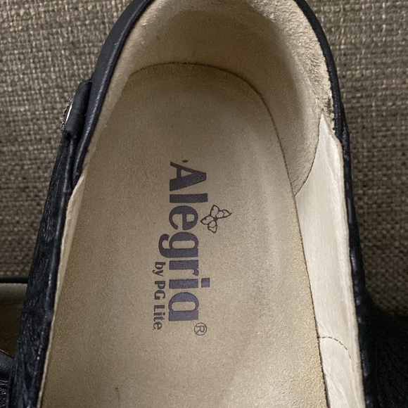 ALEGRIA PROFESSIONAL Size 10.5 Keli Black Embossed - Like New - Picture 2 of 9